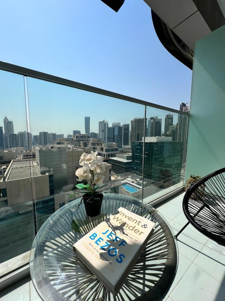 5* Studio, 10min Walk To Mall, 1min Bay Sqr Апартаменти Дубай
